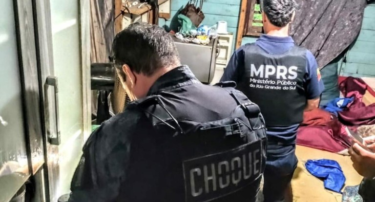 na foto, policial psicóloga