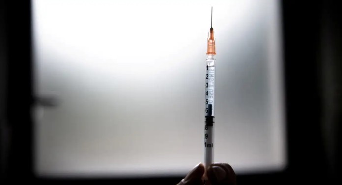 Primeira vacina contra o câncer será aplicada em humanos em 2026