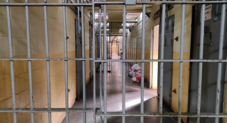 Prisão perpétua no Brasil: já existiu, foi proibida e existe um caso em que ela ainda pode voltar