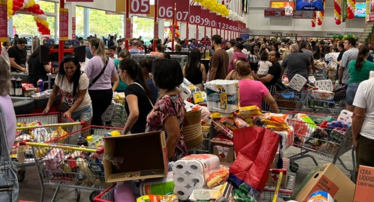 na foto, promoção canoas