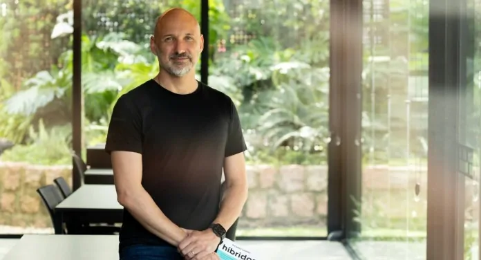 Ricardo Cappra lança livro “Híbridos” sobre o futuro do trabalho e inteligência artificial em Canoas
