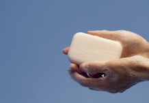 Anvisa proíbe venda de sabonete no Brasil e exige retirada imediata; saiba qual marca Anvisa proibe venda de sabonete