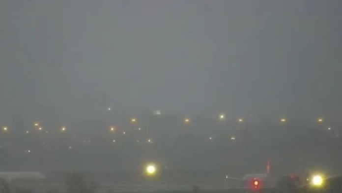 o temporar que caiu no aeroporto em porto alegre