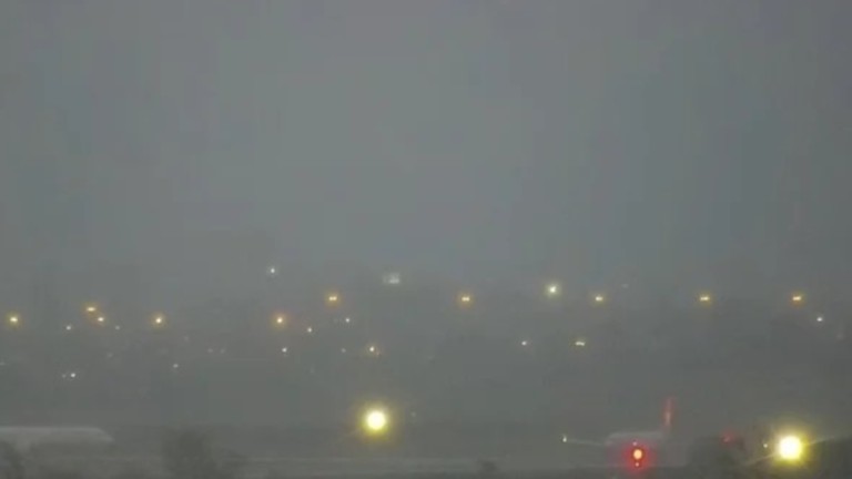 o temporar que caiu no aeroporto em porto alegre