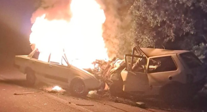 Batida frontal seguida de incêndio deixa três mortos em acidente na RS-307