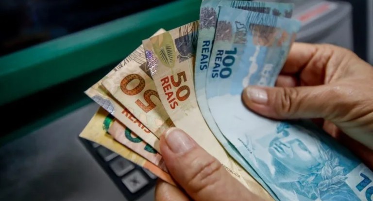 Bolsa Família pode chegar a R$ 900 em dezembro; veja quem recebe