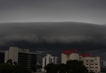 Canoas registra ventos acima de 90 km/h durante passagem de supercélula Canoas registra ventos acima de 90 km/h durante passagem de supercélula