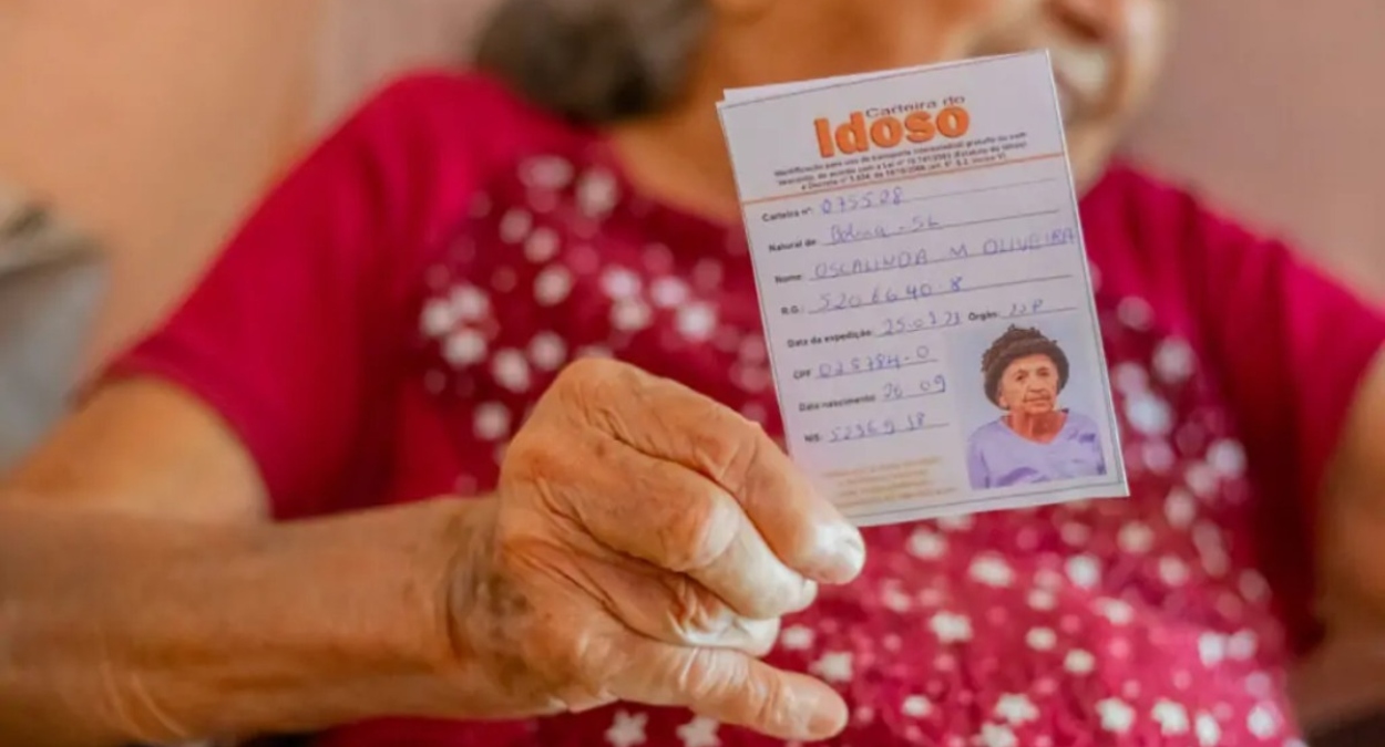 Carteira do Idoso: aprenda a solicitar e faça viagens gratuitas