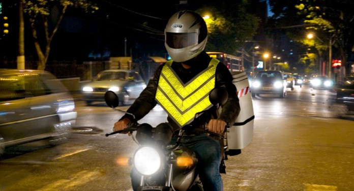 Doação de coletes refletivos para motoboys de Canoas tem inscrições abertas
