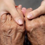 Idosos com mais de 60 anos têm direito a isenção de luz, IPTU e Imposto de Renda Idosos com mais de 60 anos têm direito a isenção de luz, IPTU e Imposto de Renda