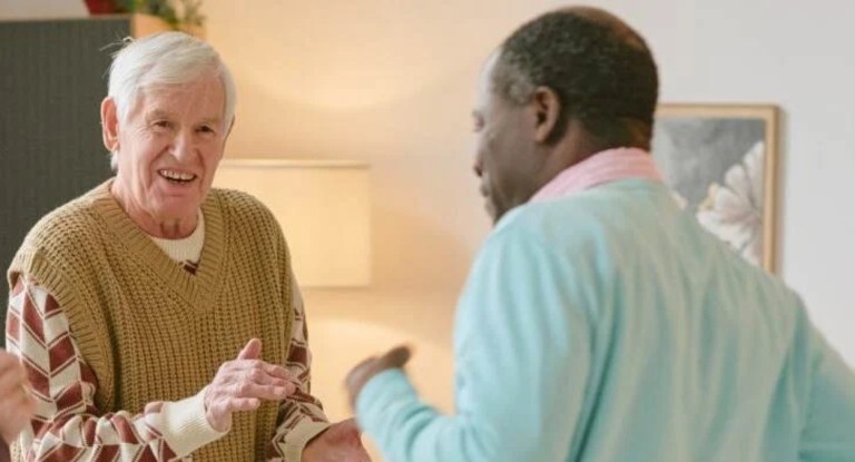 Cartão benefícios idosos facilita acesso a gratuidade e descontos em transporte interestadual para quem tem 60 anos ou mais.