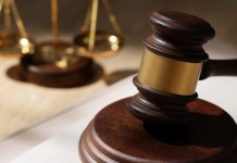 Empresa indicada por Vinícius Júnior vai à falência e clientes têm dinheiro congelado Empresa indicada por Vinícius Júnior vai à falência; Banco Central bloqueia contas e correntistas aguardam ressarcimento.