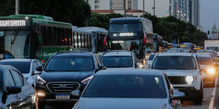Novas regras da CNH preocupam: sindicato aponta ameaça à segurança de motoristas