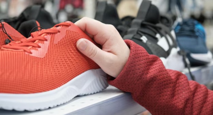 Programa Pé no Futuro: veja onde consultar e saber quem pode receber auxílio para comprar tênis no RS