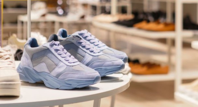 Auxílio para comprar tênis no RS é aprovado e milhares de estudantes poderão receber benefício