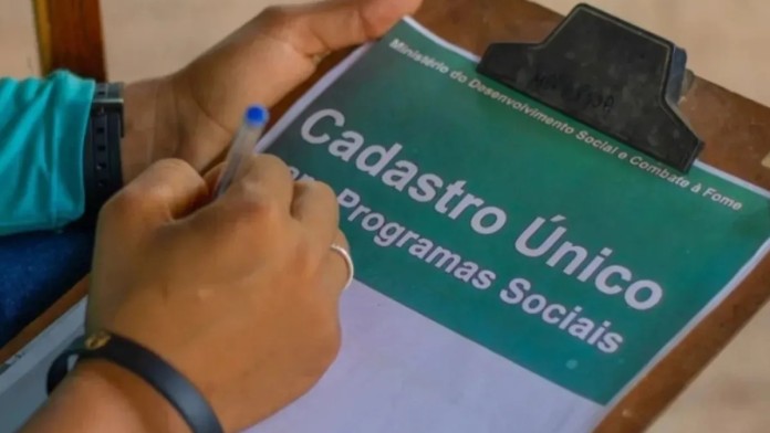 Mora sozinho? CadÚnico pode liberar Bolsa Família e outros auxílios que muita gente nem imagina