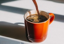 Café tira o sono? Nem sempre: ciência explica por que a bebida pode falhar Café tira o sono? Nem sempre: ciência explica por que a bebida pode falhar