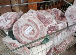 Fiscalização flagra supermercado vendendo carnes estragadas no RS fiscalização supermercado