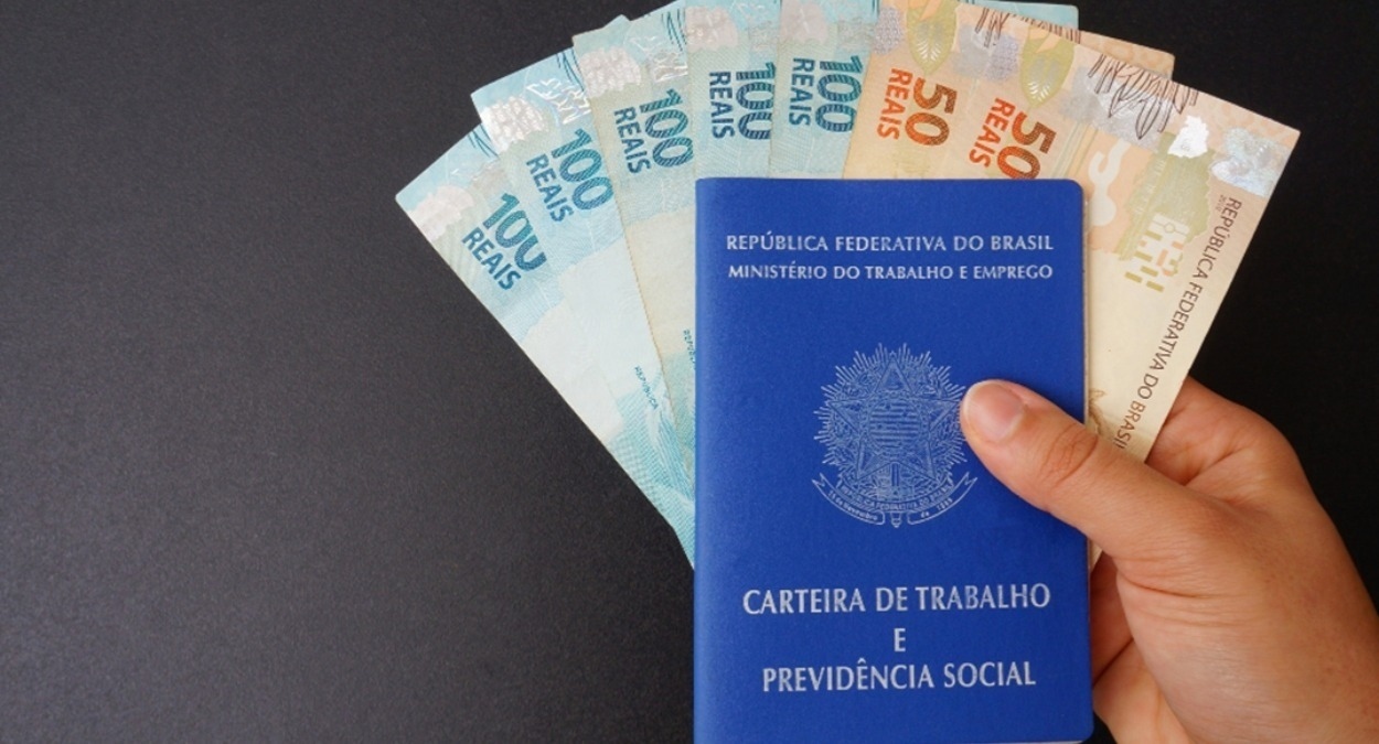 Será que esse valor vai mesmo pesar no bolso? Governo projeta novo salário mínimo para 2027 e mudança pode impactar milhões de brasileiros Salário mínimo 2027 pode chegar a R$ 1.717 e afetar milhões de brasileiros