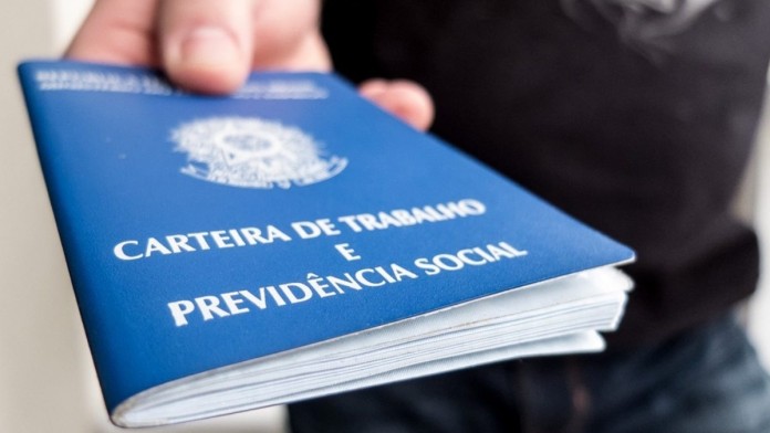 O governo define o novo salário mínimo