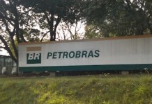 Trabalhadores da Petrobras anunciam que vão entrar em greve Trabalhadores da Petrobras anunciam que vão entrar em greve