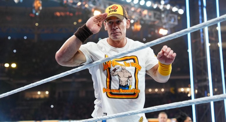 Foto mostra o lutador John Cena em sua turnê de despedida.