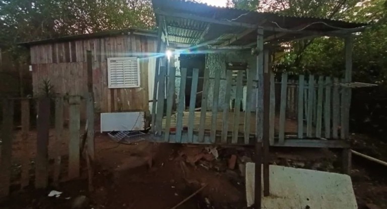 Jovem é morto a tiros dentro de casa em Viamão
