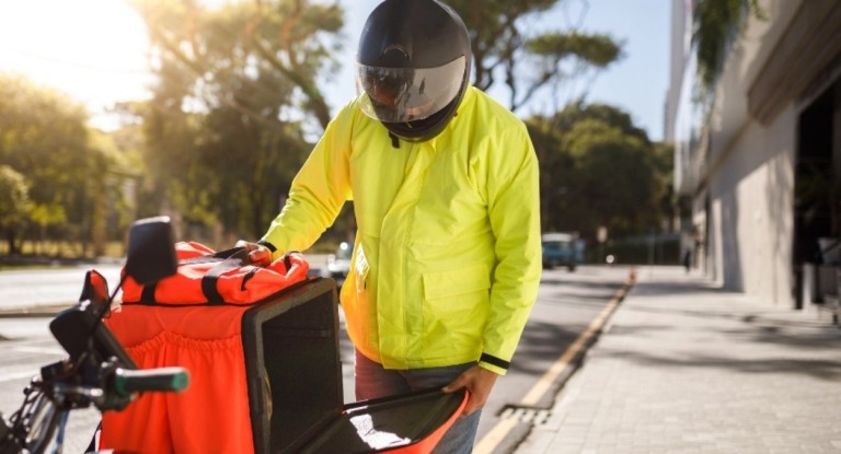 o entregador que teve a punição