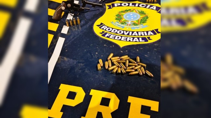 Passageiros foram presos na BR-386