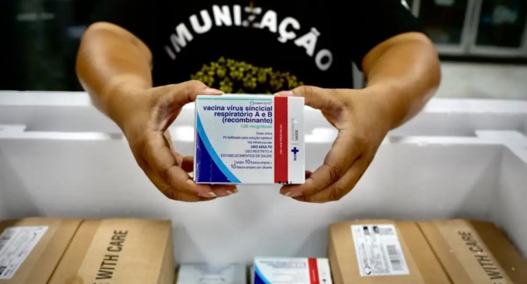Vacina contra bronquiolite começa a ser distribuída no Brasil pelo SUS