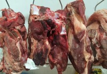 Fiscalização flagra supermercados vendendo produtos vencidos no RS Fiscalização flagra supermercados vendendo produtos vencidos no RS