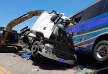 Um acidente na BR-116 em Pelotas deixou mortos, feridos e bloqueou a rodovia. O que se sabe sobre a colisão que parou o Sul do RS.