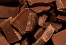 Chocolate, azeite, molho de tomate, queijo e vinho podem ficar mais baratos com acordo que reduz impostos de alimentos Chocolate, azeite, molho de tomate, queijo e vinho podem ficar mais baratos com acordo que reduz impostos de alimentos