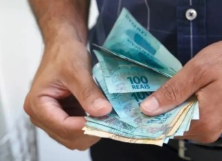 Governo libera auxílio financeiro para trabalhadores com saque disponível até 30 de dezembro; Entenda o que é esse benefício.