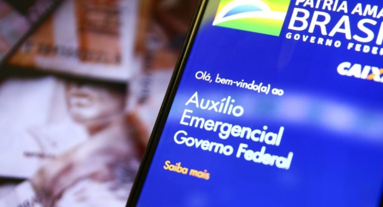 Governo Federal alerta: estes CPF's serão cobrados e precisam devolver o Auxílio Emergencial pago em 2020