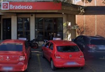 bradesco fecha agência