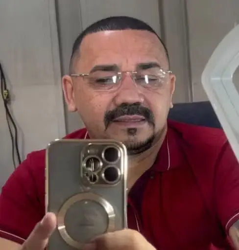 Empresário é morto com tiros na cabeça dentro da própria casa em Teresina; caminhonete foi roubada e polícia investiga o caso.