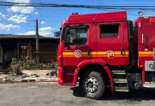 Incêndio em Canoas destrói casa e deixa moradora ferida