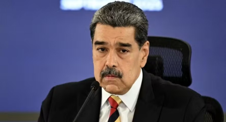 Durante ataque histórico, EUA confirma que capturou Nicolás Maduro