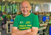 Véio da Havan "faz a boa" e distribui R$ 90 milhões para funcionários das lojas