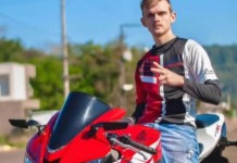 Homem morre após perder o controle da moto e bater em mureta na BR-386 Homem morre após perder o controle da moto e bater em mureta na BR-386