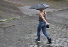 Rio atmosférico no RS pode provocar chuva forte e temporais durante o Carnaval, diz Metsul