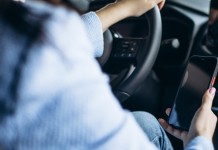 Carnaval pode pesar no bolso: taxa de limpeza Uber chega a R$ 350 por descuido no carro Carnaval pode pesar no bolso: taxa de limpeza Uber chega a R$ 350 por descuido no carro