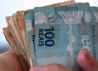 Moradores de cidades atingidas pelas fortes chuvas já podem pedir o saque-calamidade pelo aplicativo do FGTS e receber o valor diretamente na conta.