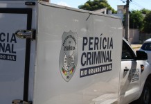 Idoso de 63 anos é encontrado morto com sinais de violência em Sapucaia do Sul. Polícia Civil e IGP investigam as circunstâncias.
