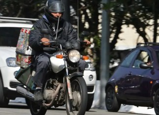 Adicional de periculosidade: a partir de abril, quem usa moto para trabalhar pode receber 30% a mais no salário
