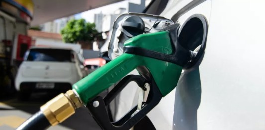 Entenda como o Procon Canoas atua para garantir combustíveis de qualidade e evitar abusos nos preços, com fiscalizações contínuas em postos da cidade.