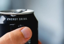 Beber energético todos os dias pode prejudicar o coração, alertam cardiologistas