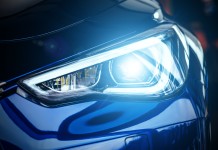 Farol ligado gera multa: motoristas devem ficar atentos à regra em rodovias