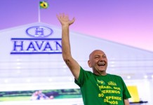 Havan na justiça: Luciano Hang leva “gancho” e pode pagar indenização de até R$ 10 mil Havan na justiça: Luciano Hang leva “gancho” e pode pagar indenização de até R$ 10 mil